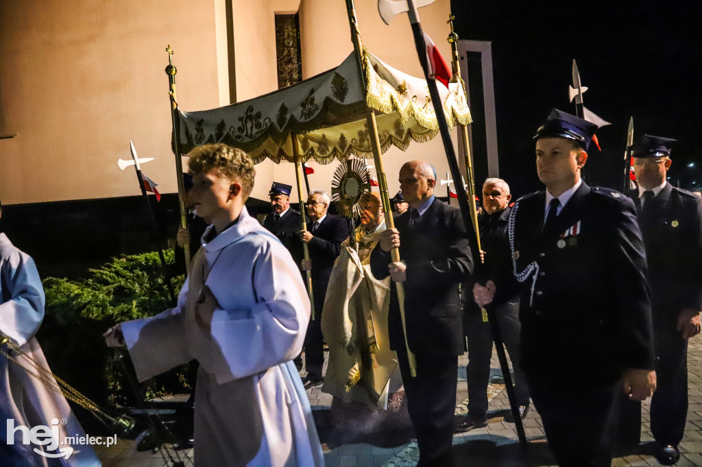 Wigilia Paschalna w parafii Ducha Świętego w Mielcu