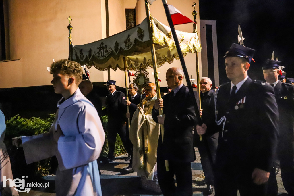 Wigilia Paschalna w parafii Ducha Świętego w Mielcu