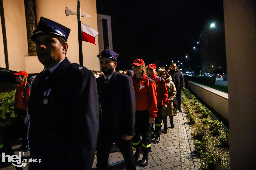 Wigilia Paschalna w parafii Ducha Świętego w Mielcu