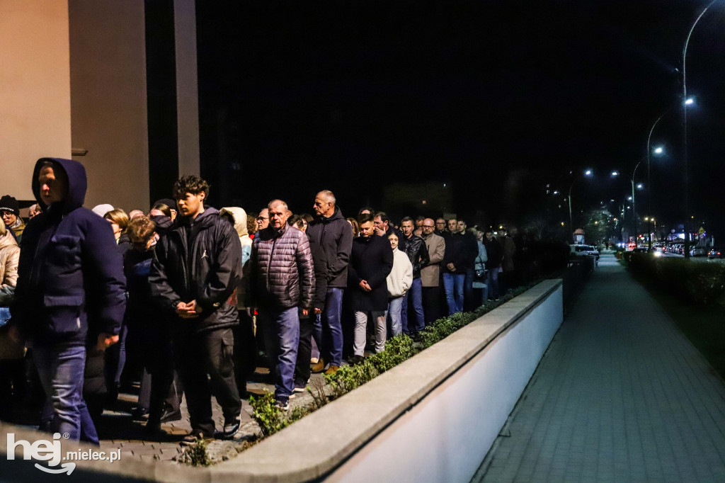 Wigilia Paschalna w parafii Ducha Świętego w Mielcu