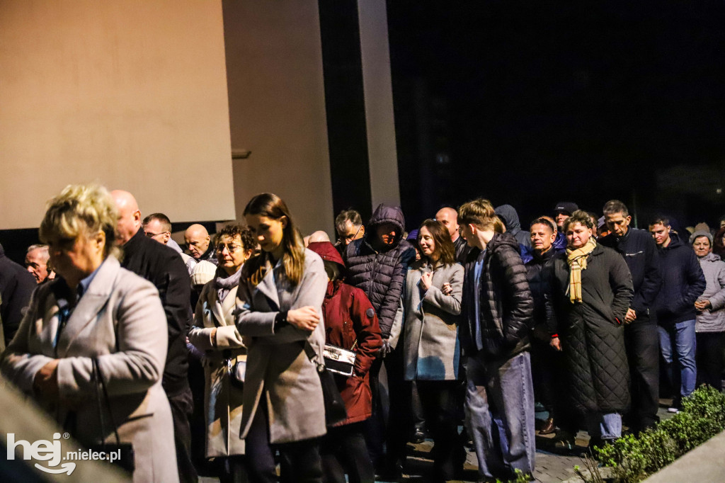 Wigilia Paschalna w parafii Ducha Świętego w Mielcu