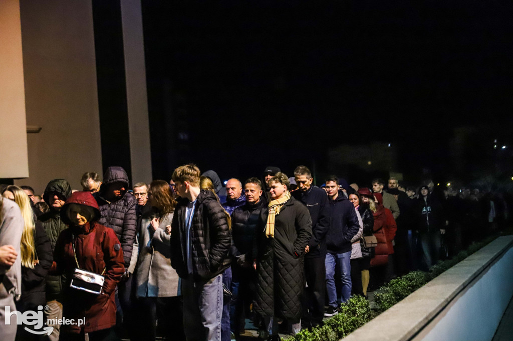 Wigilia Paschalna w parafii Ducha Świętego w Mielcu