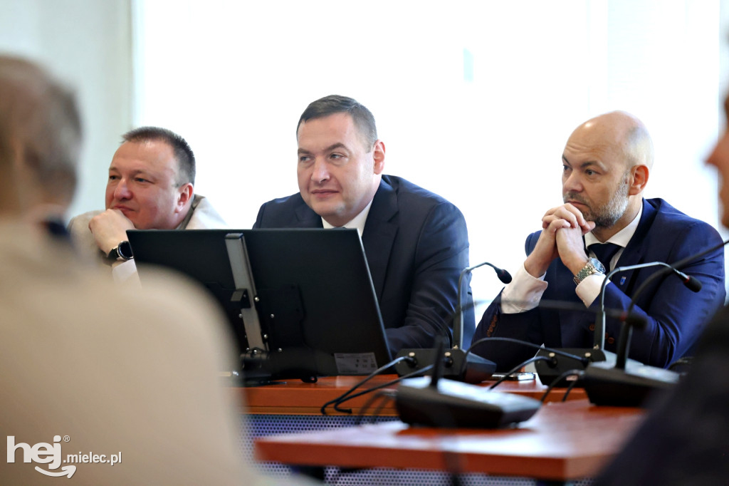 Nowa trasa drogi wojewódzkiej nr 985 z Mielca do Dębicy