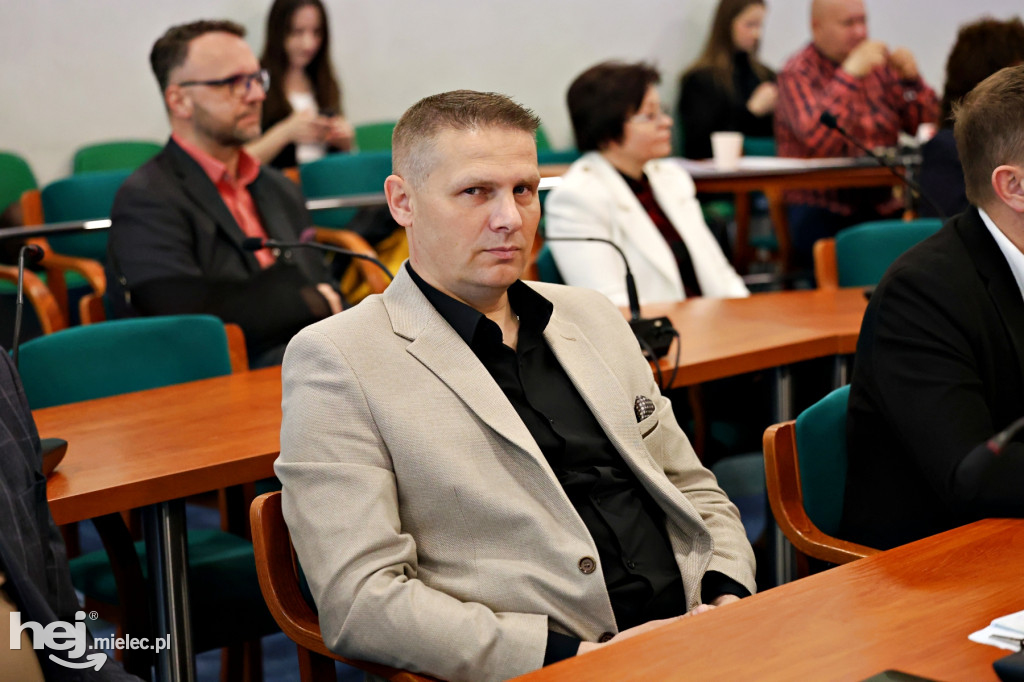 Nowa trasa drogi wojewódzkiej nr 985 z Mielca do Dębicy