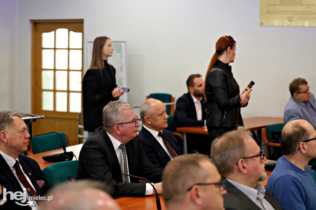 Nowa trasa drogi wojewódzkiej nr 985 z Mielca do Dębicy