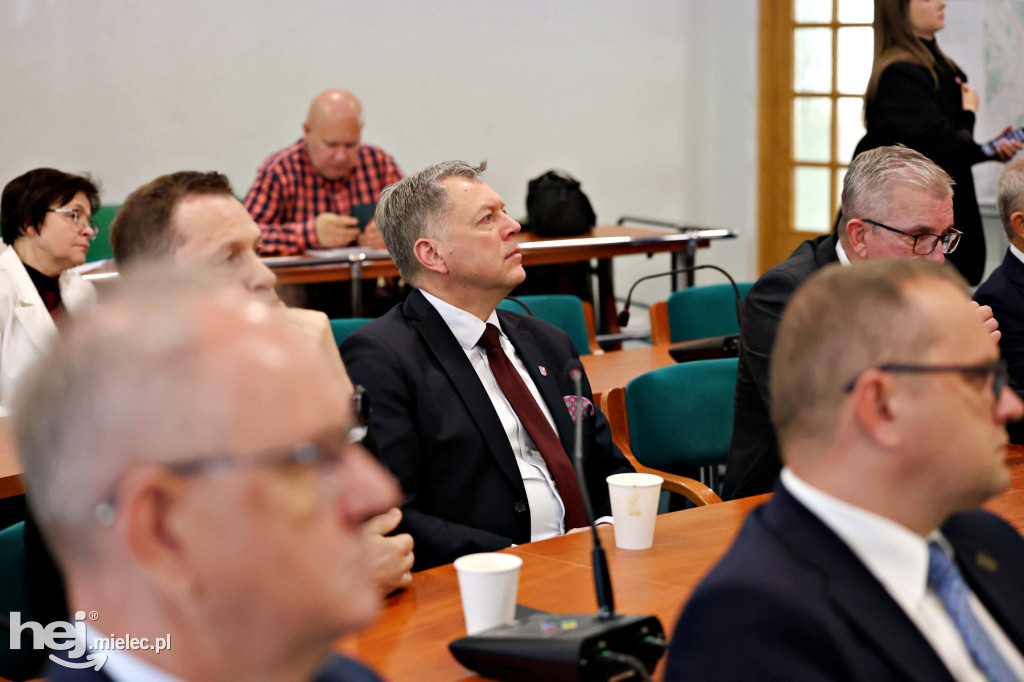 Nowa trasa drogi wojewódzkiej nr 985 z Mielca do Dębicy