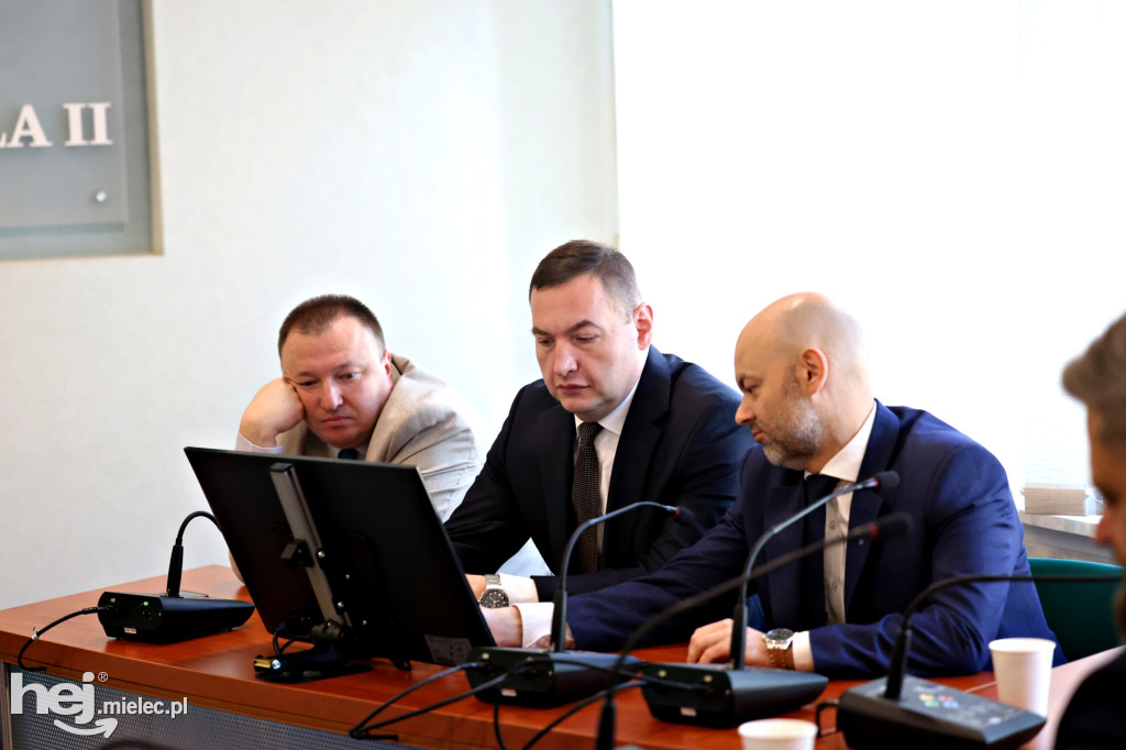 Nowa trasa drogi wojewódzkiej nr 985 z Mielca do Dębicy