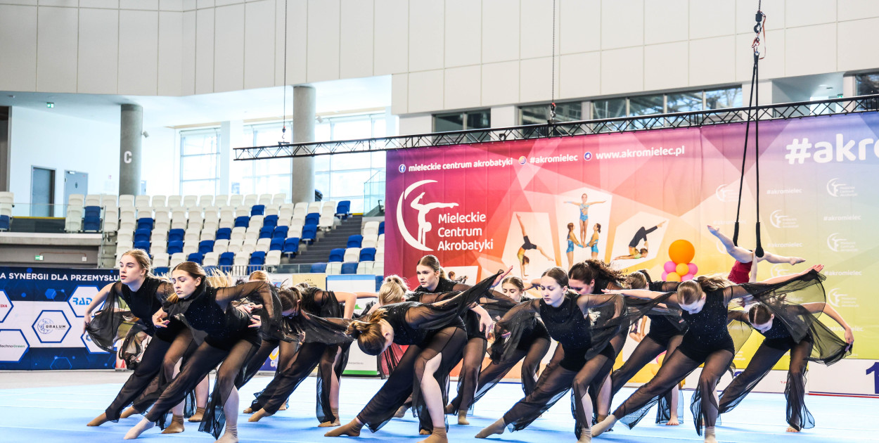 III Ogólnopolski Turniej Akrobatyki Sportowej w Mielcu [DZIEŃ 1]