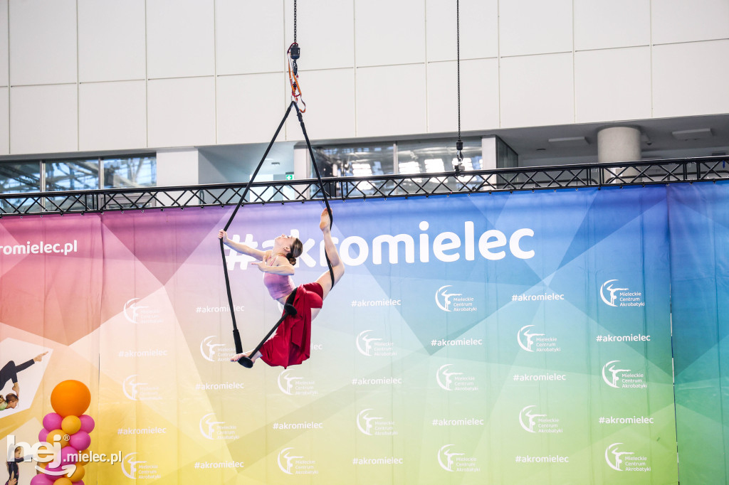 III Ogólnopolski Turniej Akrobatyki Sportowej w Mielcu [DZIEŃ 1]