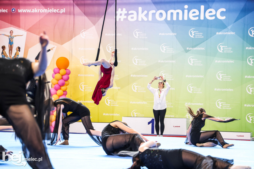 III Ogólnopolski Turniej Akrobatyki Sportowej w Mielcu [DZIEŃ 1]