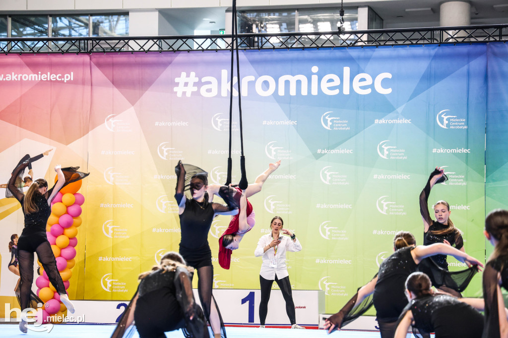 III Ogólnopolski Turniej Akrobatyki Sportowej w Mielcu [DZIEŃ 1]