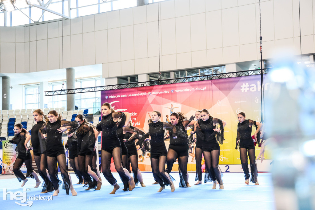 III Ogólnopolski Turniej Akrobatyki Sportowej w Mielcu [DZIEŃ 1]