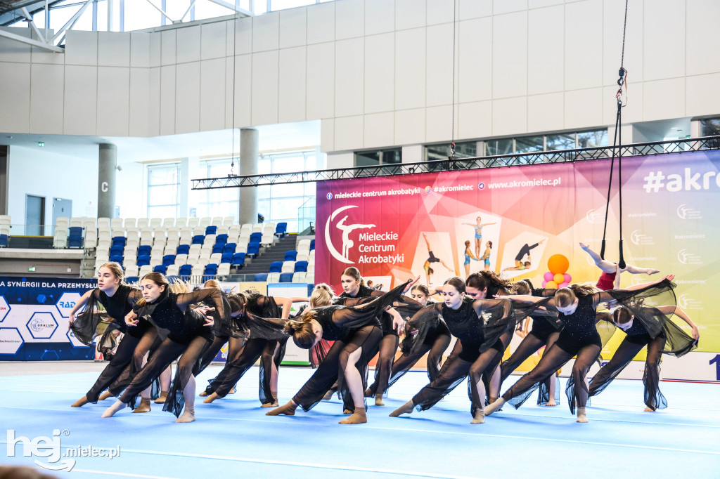 III Ogólnopolski Turniej Akrobatyki Sportowej w Mielcu [DZIEŃ 1]