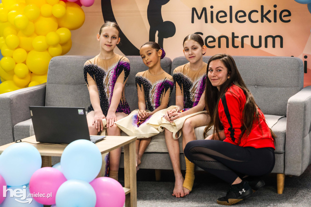 III Ogólnopolski Turniej Akrobatyki Sportowej w Mielcu [DZIEŃ 1]