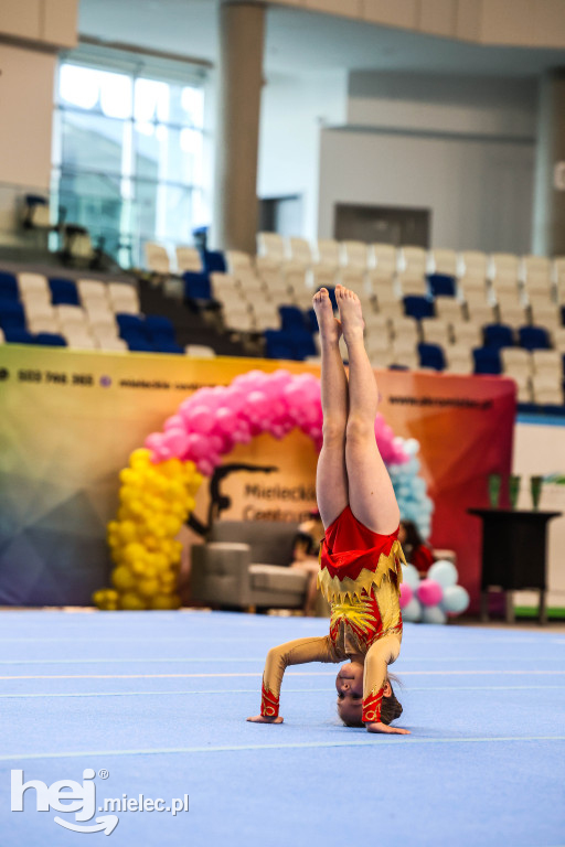III Ogólnopolski Turniej Akrobatyki Sportowej w Mielcu [DZIEŃ 1]