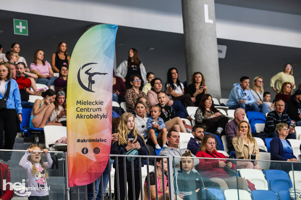 III Ogólnopolski Turniej Akrobatyki Sportowej w Mielcu [DZIEŃ 1]