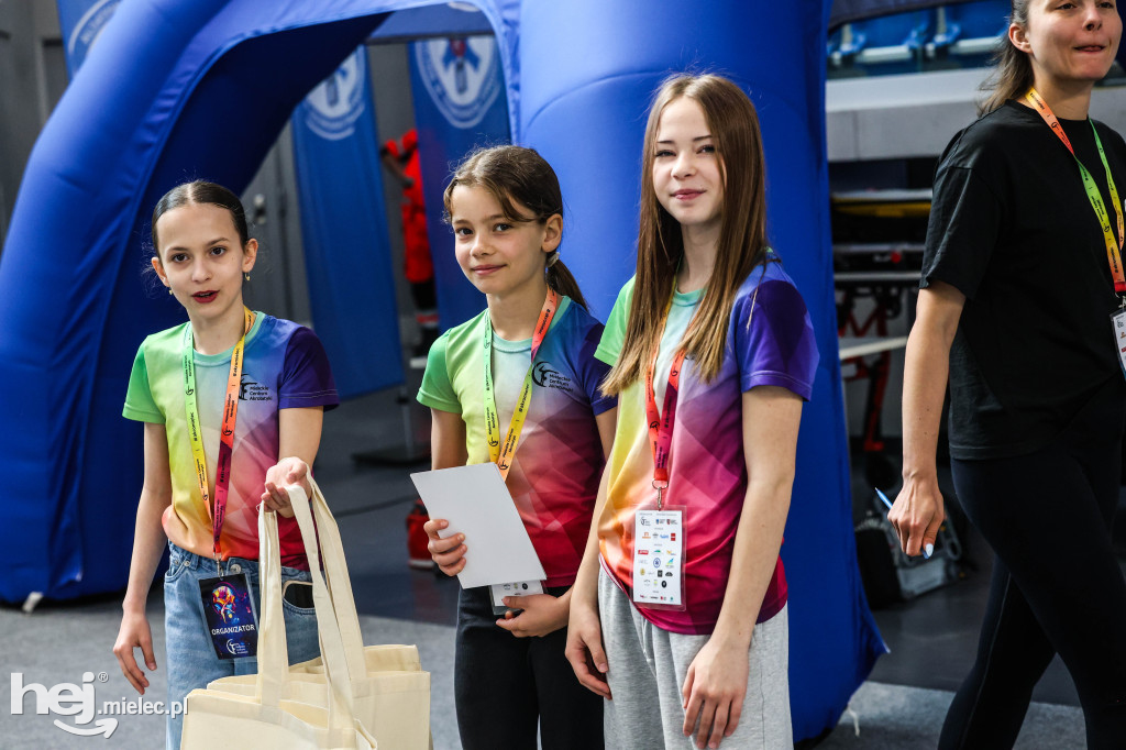 III Ogólnopolski Turniej Akrobatyki Sportowej w Mielcu [DZIEŃ 1]