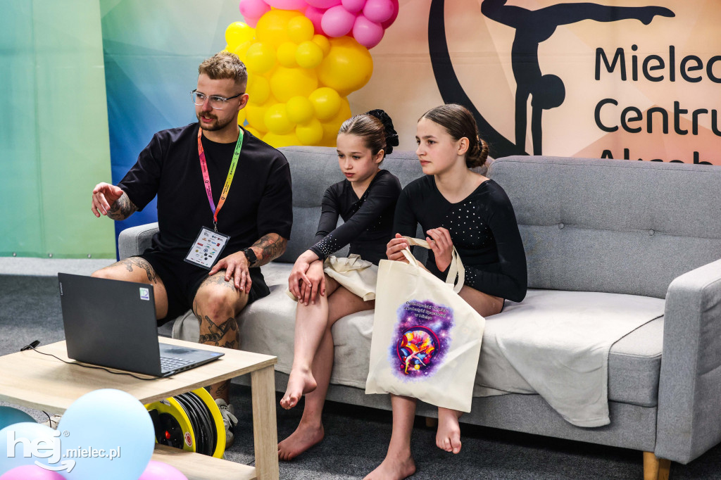 III Ogólnopolski Turniej Akrobatyki Sportowej w Mielcu [DZIEŃ 1]