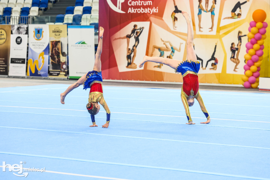 III Ogólnopolski Turniej Akrobatyki Sportowej w Mielcu [DZIEŃ 1]