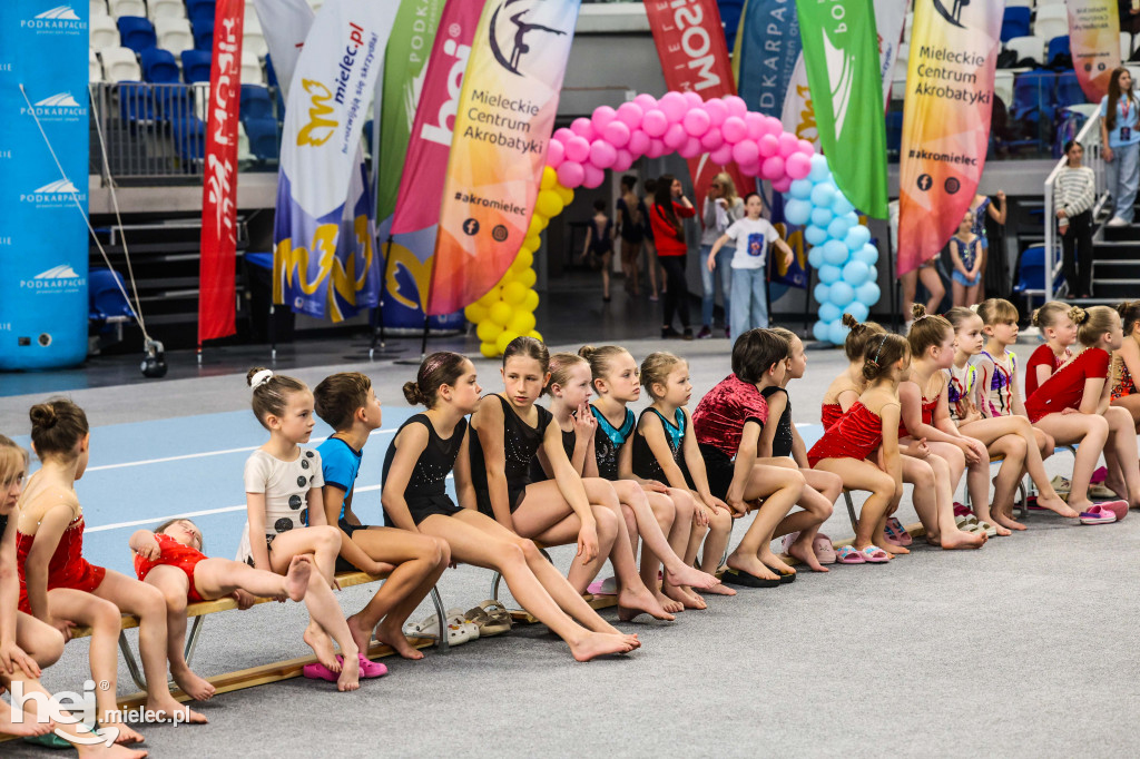 III Ogólnopolski Turniej Akrobatyki Sportowej w Mielcu [DZIEŃ 1]