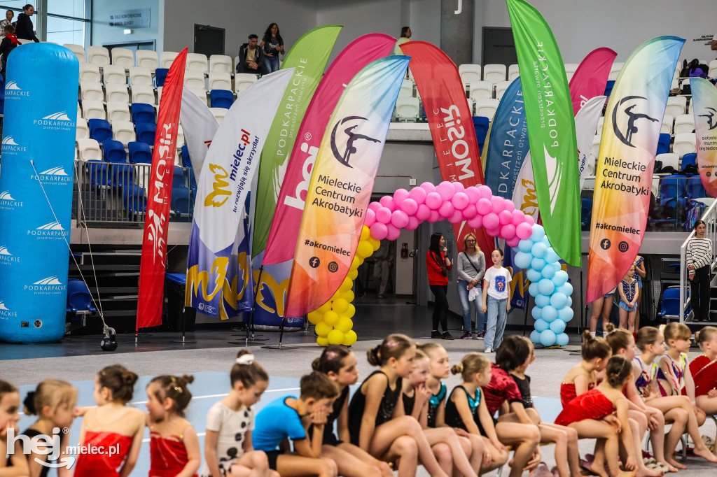 III Ogólnopolski Turniej Akrobatyki Sportowej w Mielcu [DZIEŃ 1]