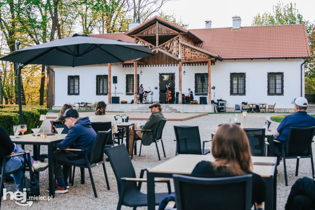 Klimatyczny wieczór w Zamku Przecław
