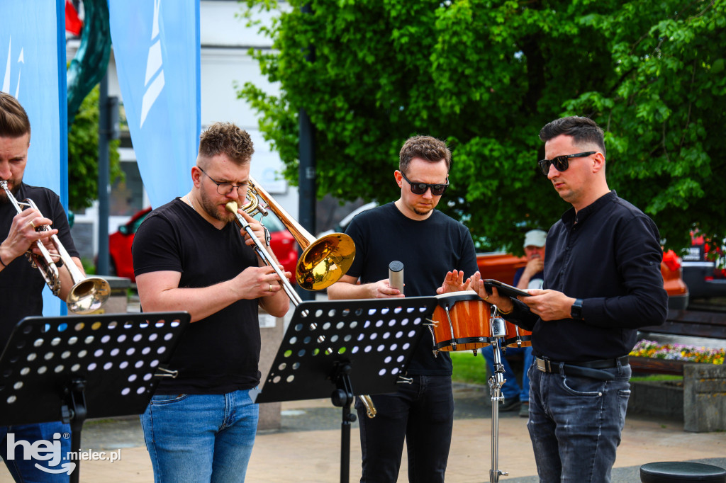 Mini koncert na mieleckim Rynku