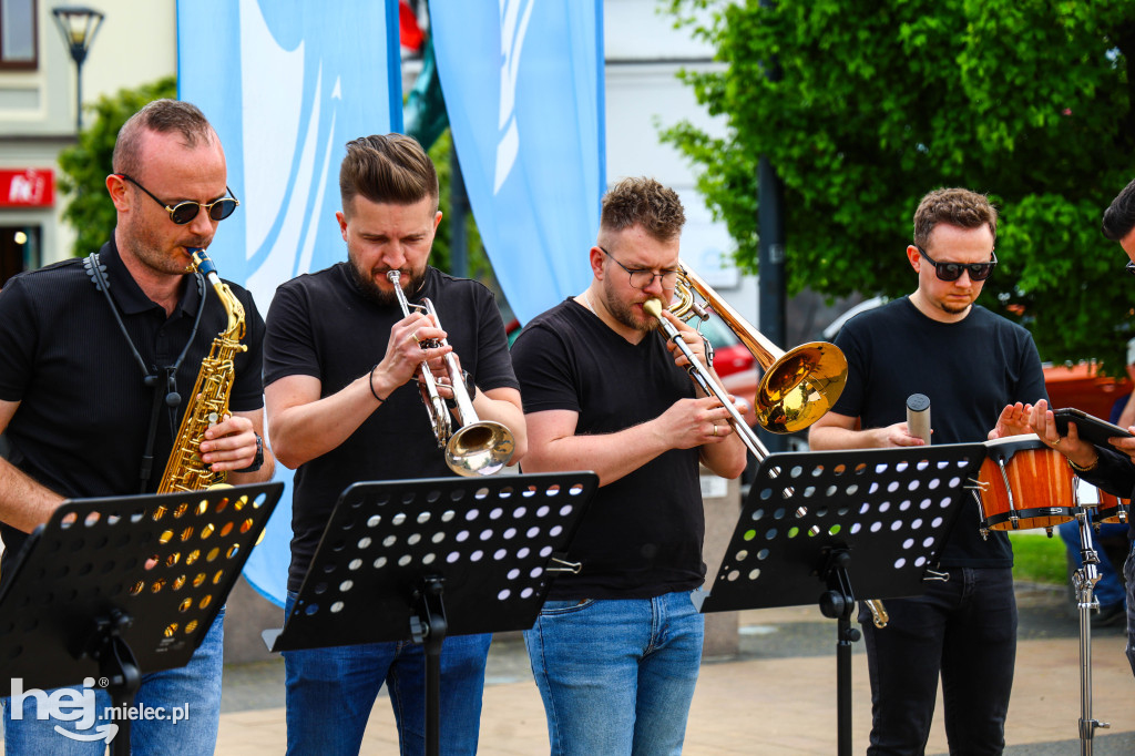 Mini koncert na mieleckim Rynku