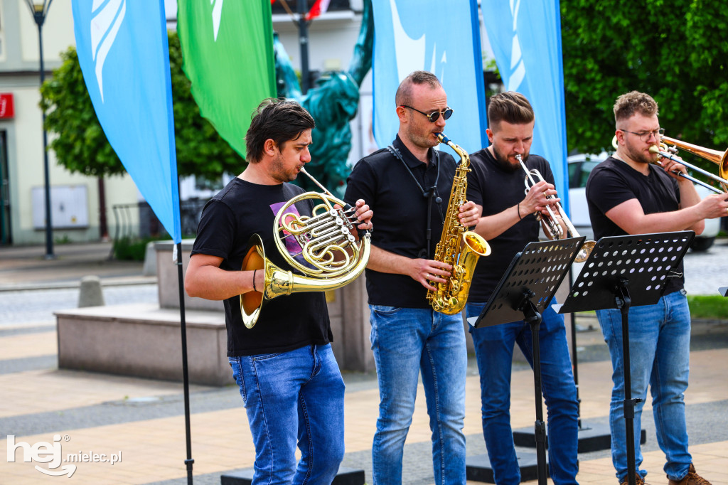 Mini koncert na mieleckim Rynku