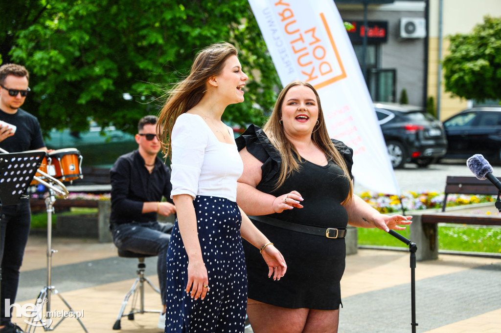 Mini koncert na mieleckim Rynku