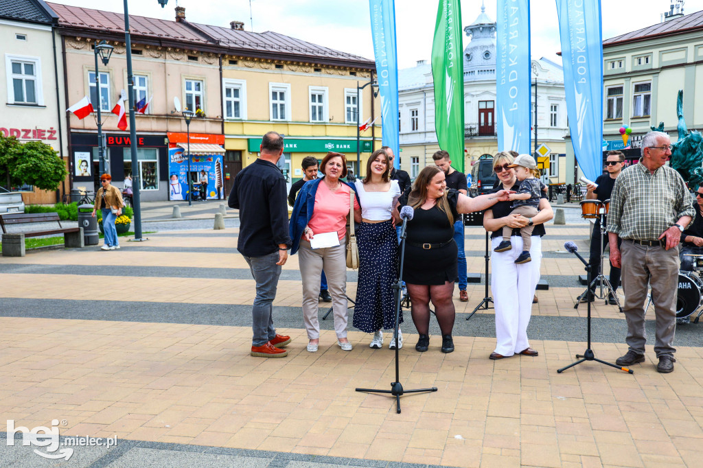Mini koncert na mieleckim Rynku