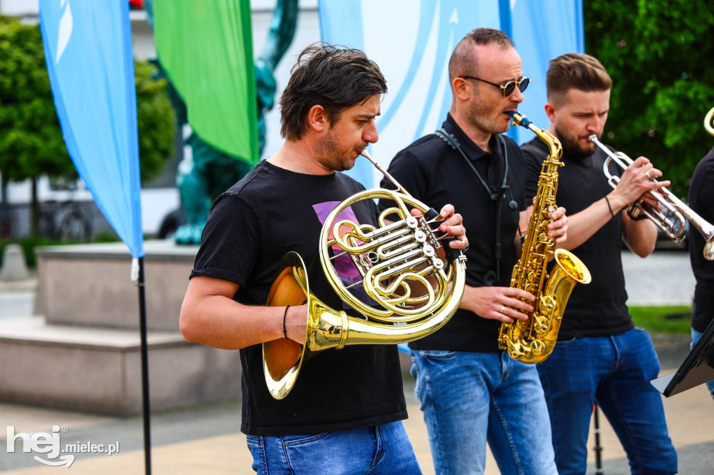 Mini koncert na mieleckim Rynku