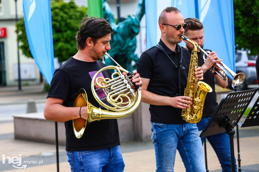 Mini koncert na mieleckim Rynku