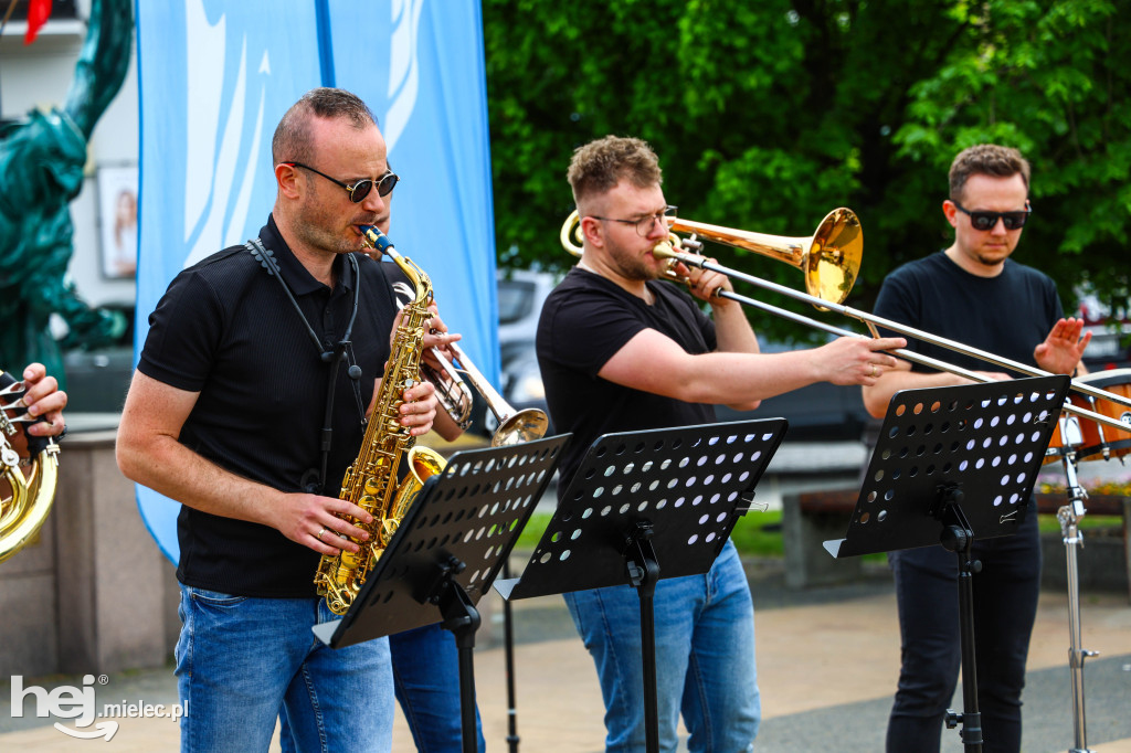 Mini koncert na mieleckim Rynku