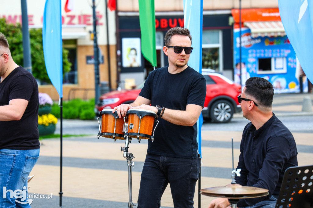 Mini koncert na mieleckim Rynku