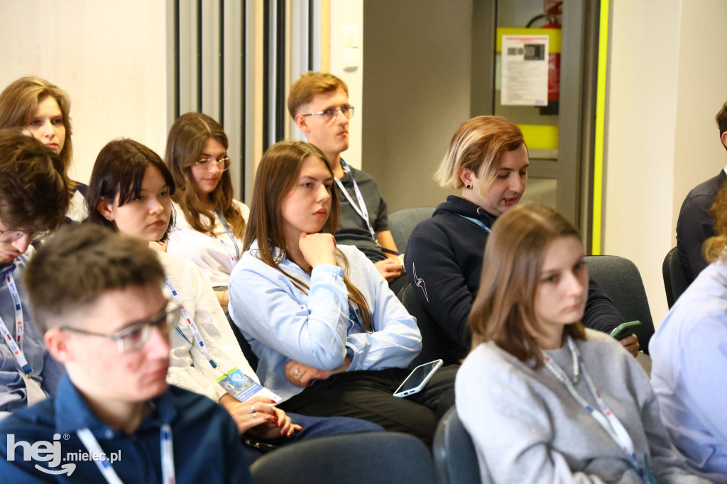 Studenci z topowych uczelni odwiedzili Branżowe Centrum Umiejętności w Mielcu!