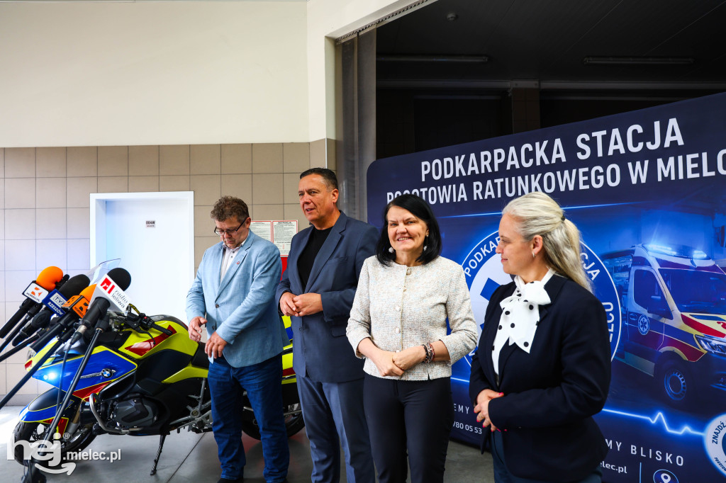 Wiceminister zdrowia z wizytą w mieleckim pogotowiu