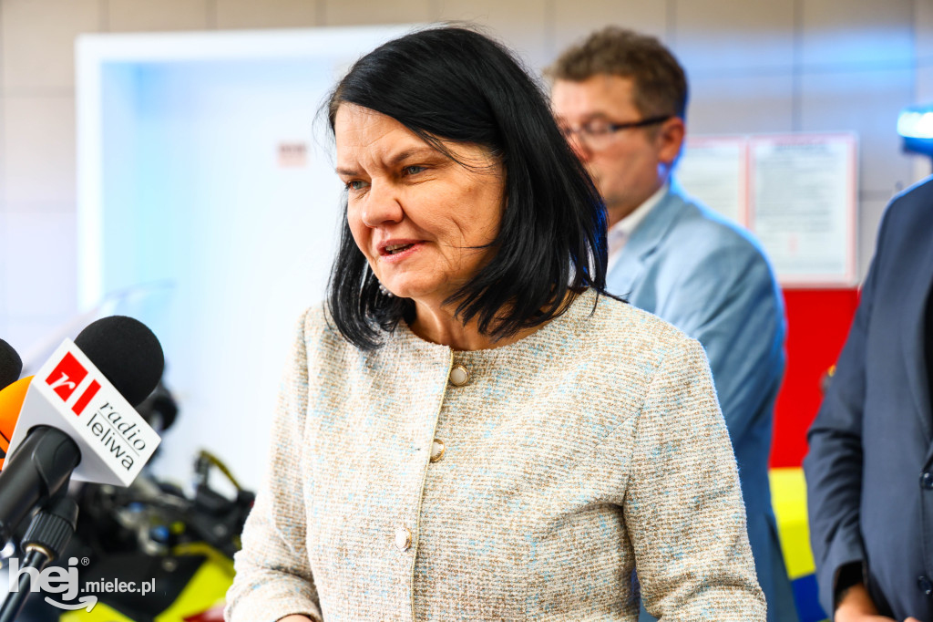 Wiceminister zdrowia z wizytą w mieleckim pogotowiu