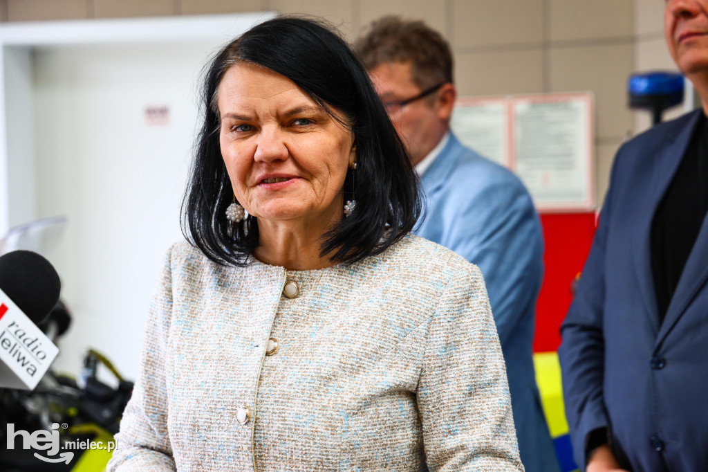 Wiceminister zdrowia z wizytą w mieleckim pogotowiu