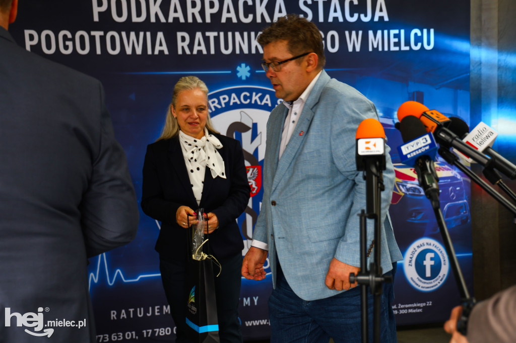 Wiceminister zdrowia z wizytą w mieleckim pogotowiu