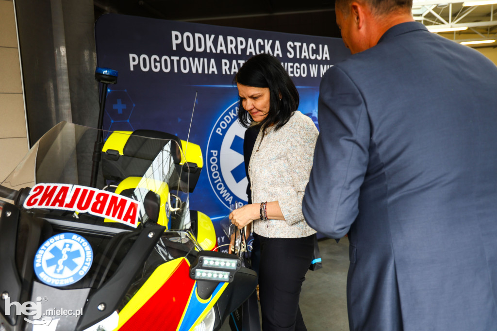 Wiceminister zdrowia z wizytą w mieleckim pogotowiu