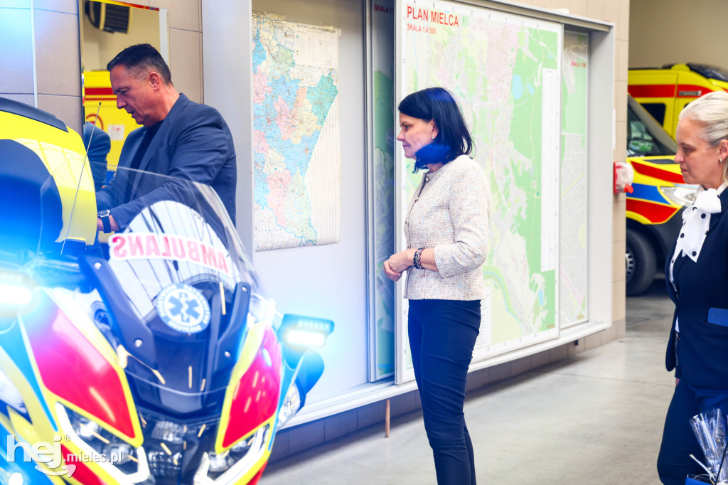 Wiceminister zdrowia z wizytą w mieleckim pogotowiu