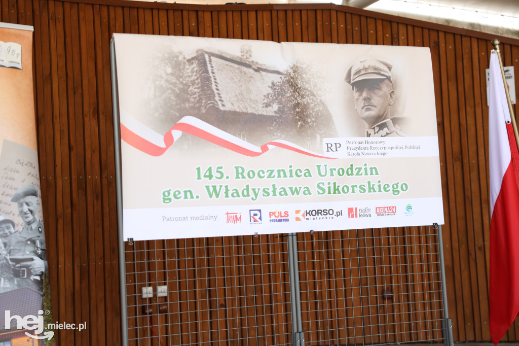 Tuszów Narodowy uczcił 145. rocznicę urodzin gen. Sikorskiego