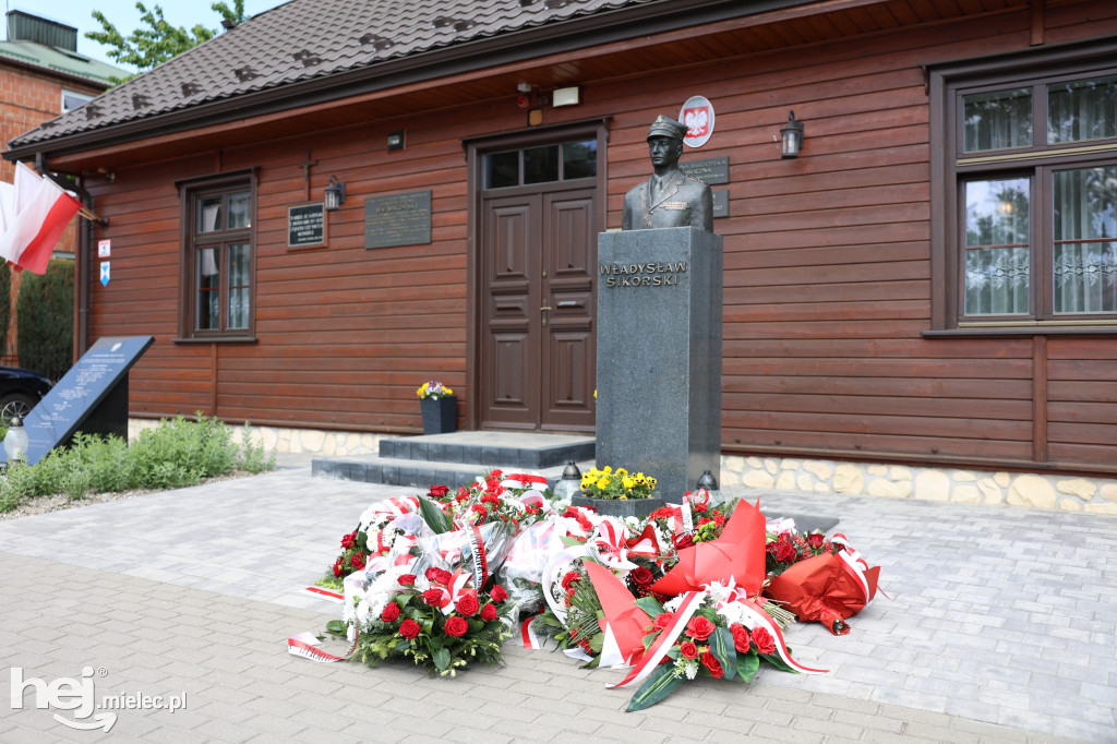 Tuszów Narodowy uczcił 145. rocznicę urodzin gen. Sikorskiego