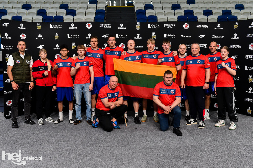 Ceremonia oficjalnego ważenia przed galą Suzuki Boxing Night 41