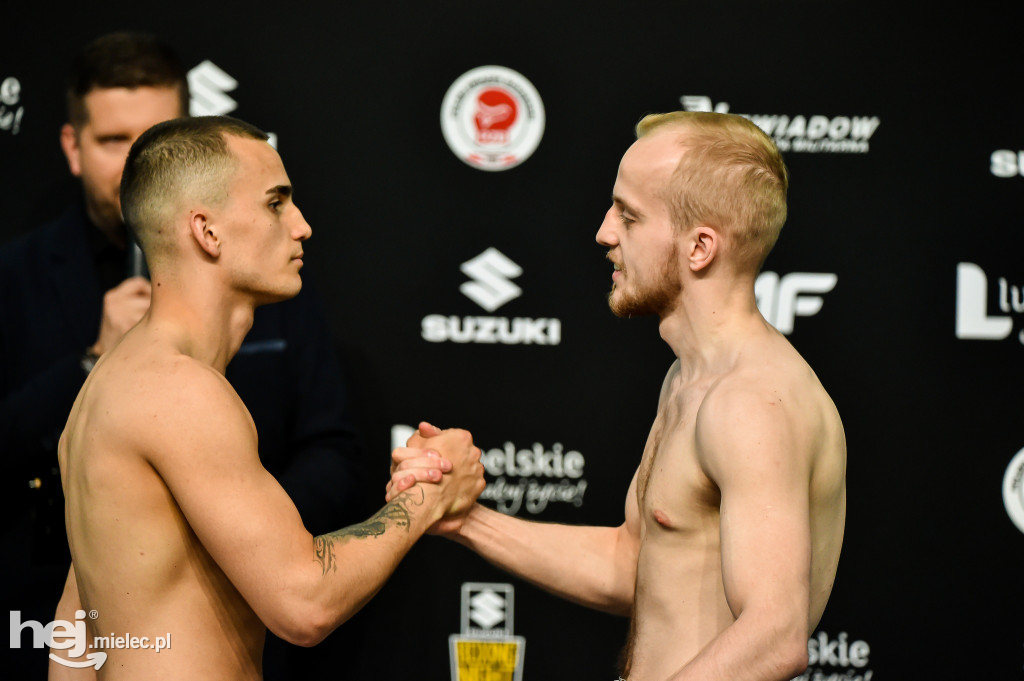 Ceremonia oficjalnego ważenia przed galą Suzuki Boxing Night 41