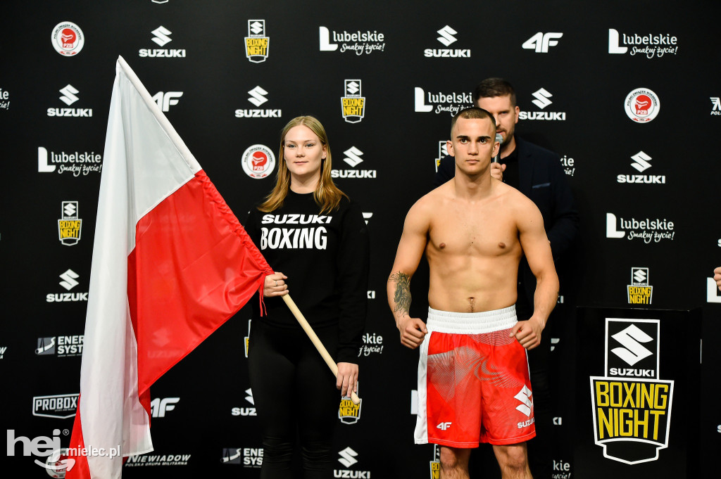 Ceremonia oficjalnego ważenia przed galą Suzuki Boxing Night 41