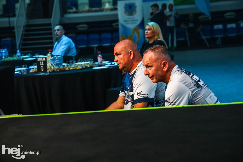 Jakub Pałka wygrał przed mielecką publicznością podczas Suzuki Boxing Night 41