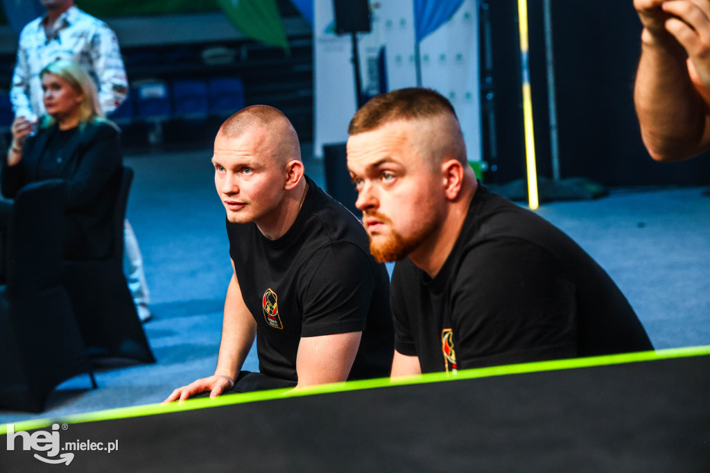 Jakub Pałka wygrał przed mielecką publicznością podczas Suzuki Boxing Night 41
