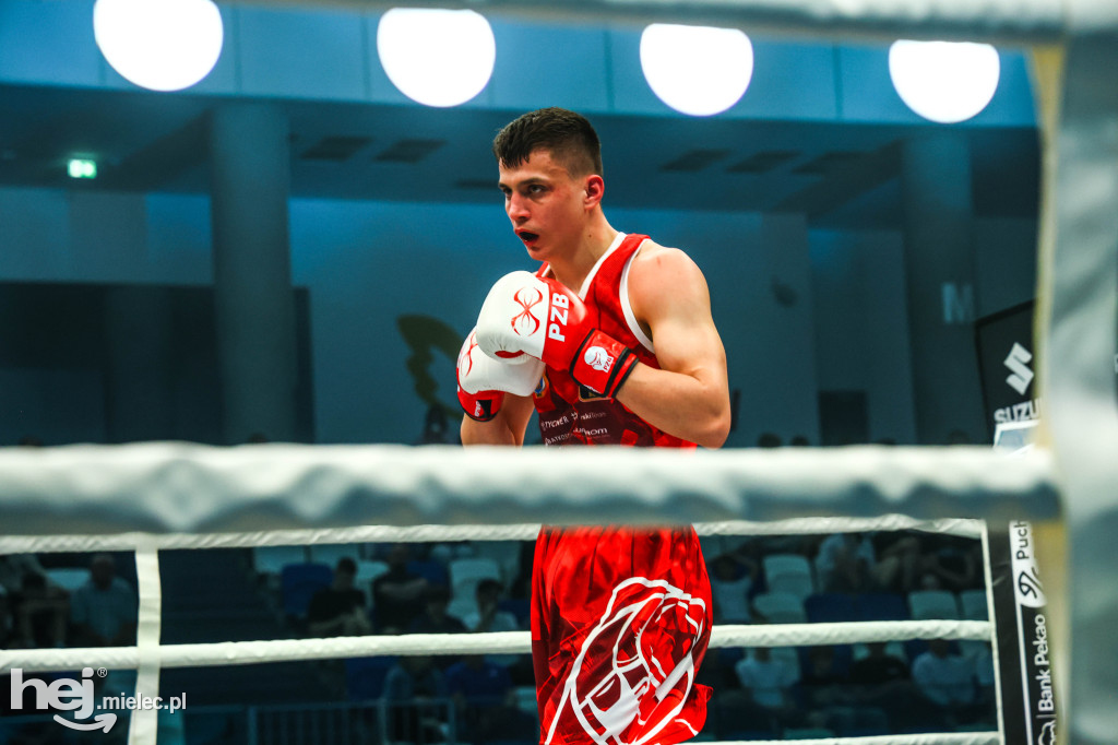 Jakub Pałka wygrał przed mielecką publicznością podczas Suzuki Boxing Night 41